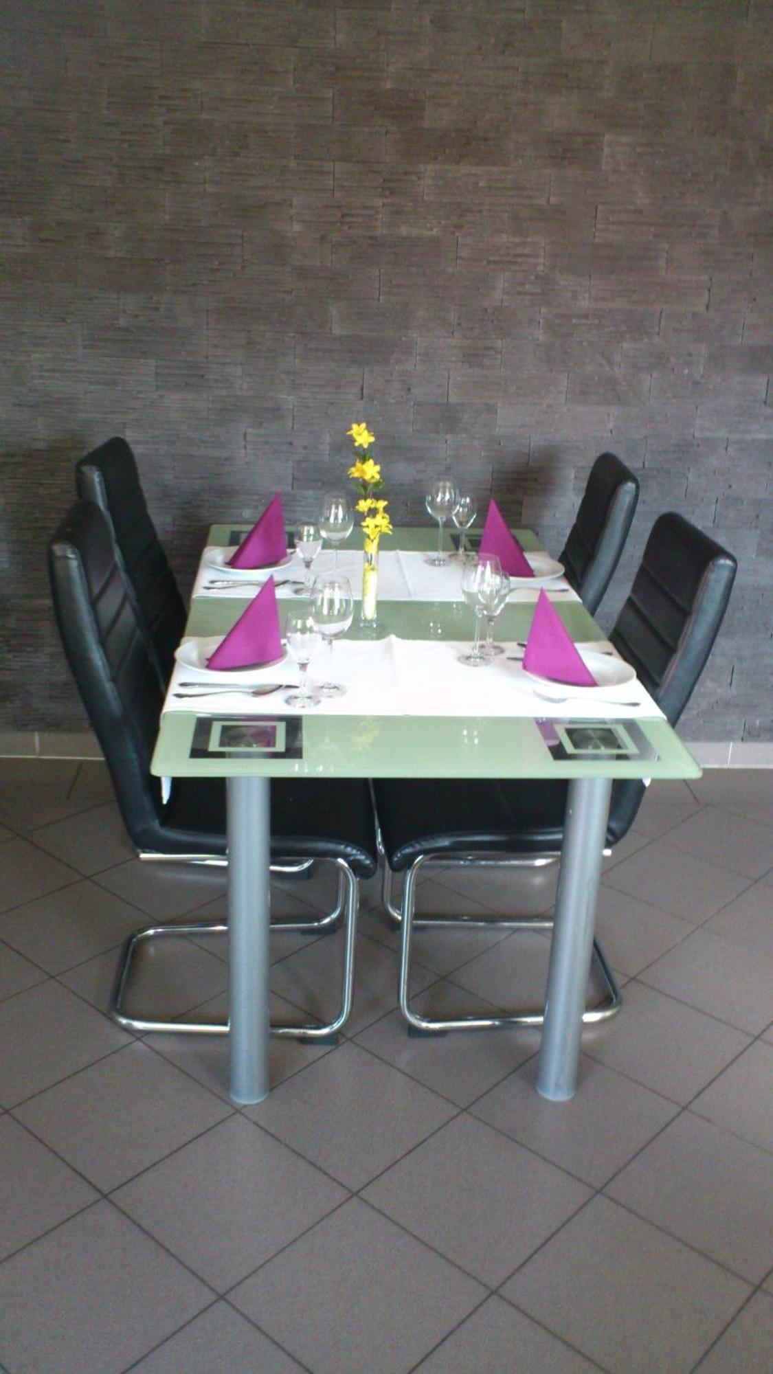 Hotel Am Rosenplatz,24 Stunden Check In, Kostenfreie Parkplaetze Brechtorf Экстерьер фото
